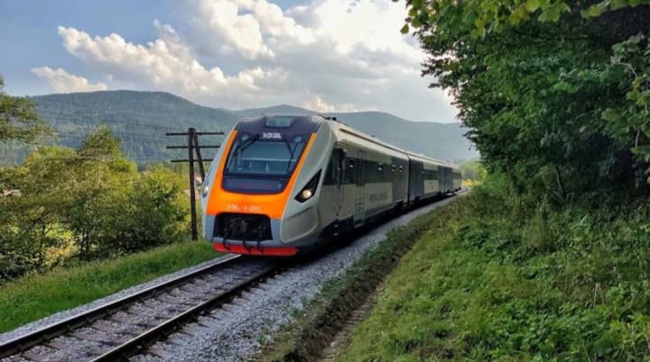 До осінніх Карпат запустять більше поїздів: що відомо