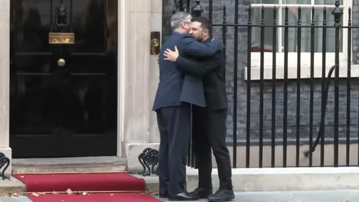 Zelenskyy arrived at Downing Street and met with Starmer