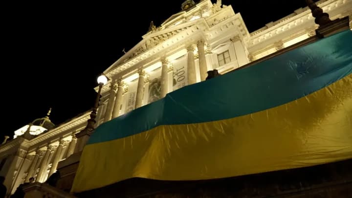 In Prague, protesters demanded the return of the Ukrainian flag to the facade of the Czech National Museum