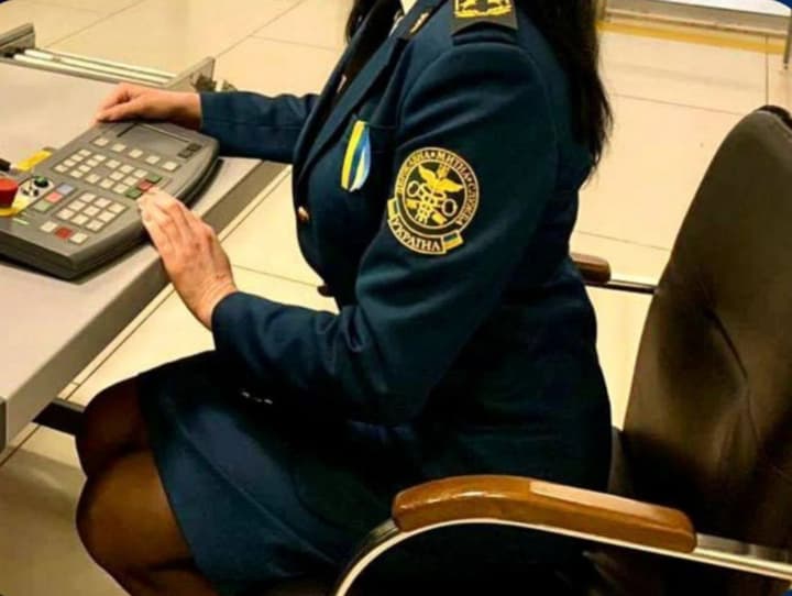 У Києві викрили митницю на хабарях: посадовиці Держмитслужби повідомлено про підозру