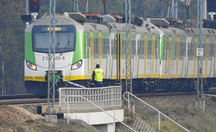 Польща розгорне 10 000 солдатів для захисту інфраструктури після вибухів на залізниці