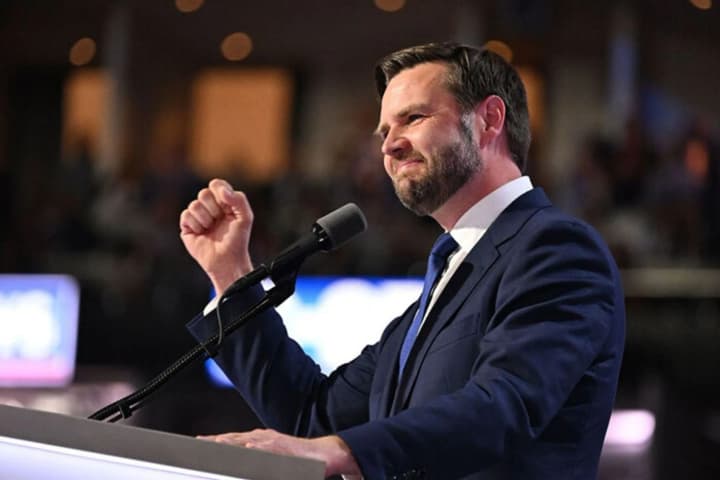 Віцепрезидент США Венс підтримує "мирний план" і закликає жити "в реальному світі"