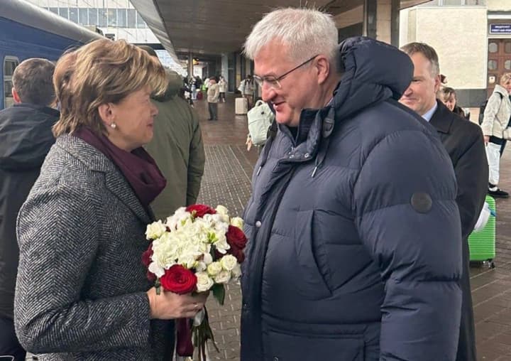 Міністр закордонних справ Латвії прибула до Києва: деталі візиту