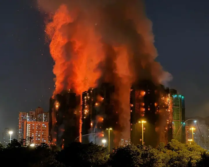 Massive fire engulfs residential complex in Hong Kong: four dead