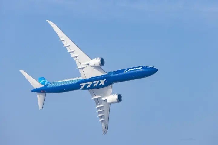 Boeing увеличивает отрыв от Airbus благодаря рекордным заказам на 777X на фоне проблем конкурента