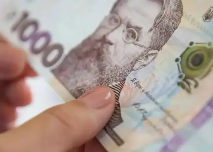 Курси валют: долар дорожчає до гривні