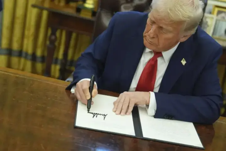 A million dollars for a legal life in America: Trump launched a new immigration card