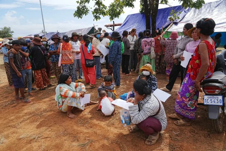 Thailand-Cambodia border conflict escalates: mass evacuation of population underway amid airstrikes