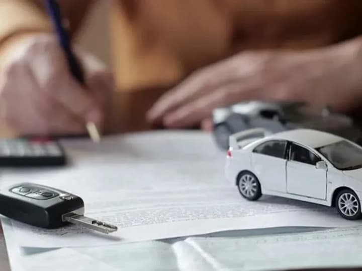 Переоформление авто в Украине: адвокат рассказал, где это можно сделать, сколько стоит, и плюсы и минусы разных методов