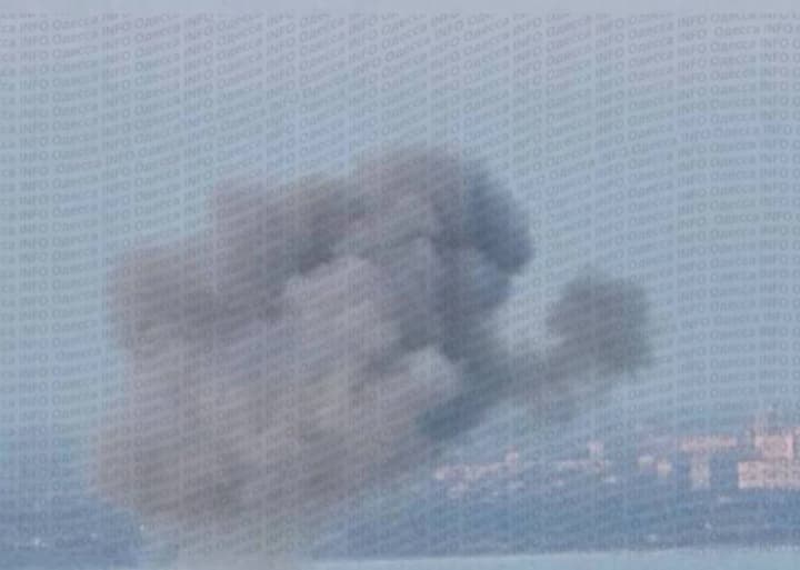 В Одесі лунають вибухи на тлі балістичної загрози