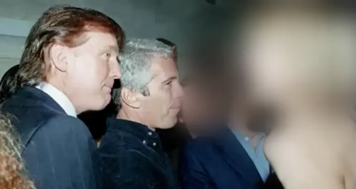 В США обнародовали новые фото из поместья Эпштейна, где фигурирует Трамп