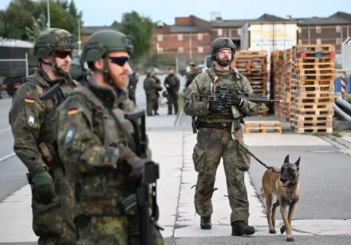 Germany sends troops to strengthen Poland's eastern border