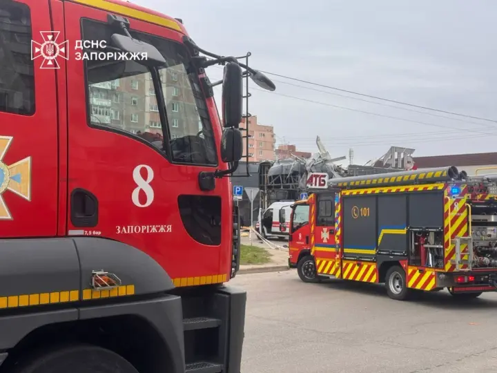 Обстріл Запоріжжя: ДСНС завершила роботи, кількість постраждалих зросла до 14 осіб