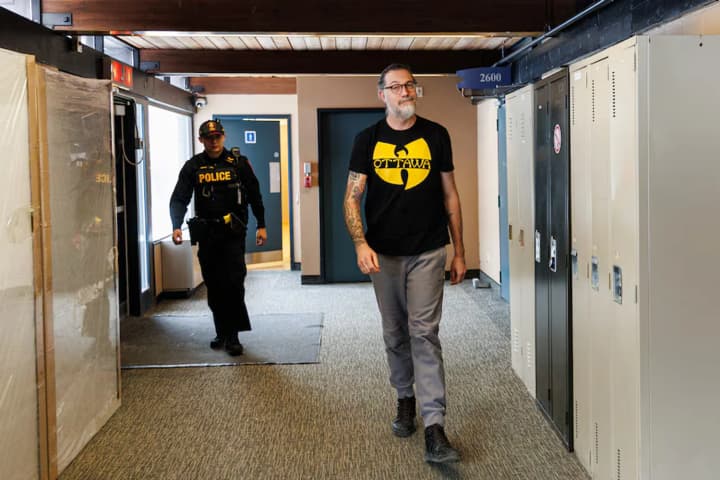 Canadian intelligence officer accused of spying for Ukraine