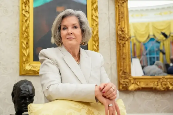 Маск "наркоман", Венс "теоретик змови" – керівниця апарату Білого дому різко розкритикувала оточення Трампа