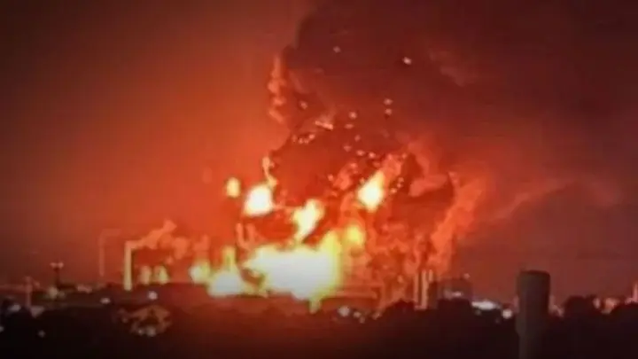 Генштаб подтвердил поражение Славянского НПЗ в рф и других объектов оккупантов