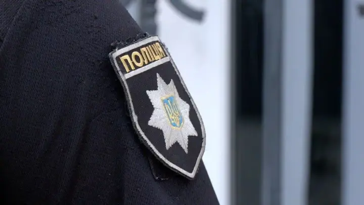 У школі Солом’янського району столиці побили дівчину в коридорі: за справу взялася поліція