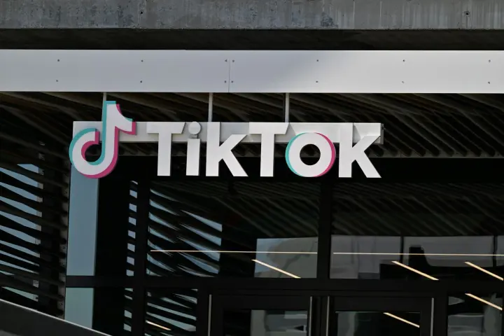TikTok signed an agreement to sell its US division to US investors