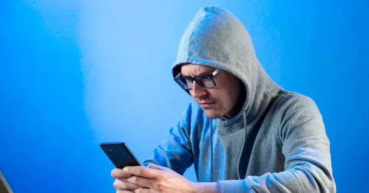 Scammers hunt for data of Ukrainian pensioners in messengers - State Special Communications Service