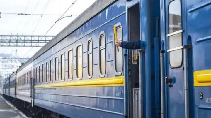 Kyiv to launch test shuttles between Darnytsia and Vydubychi during peak hours