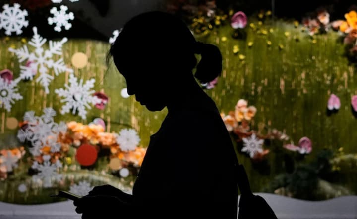 Китай запрещает интимные фото в частных чатах: за нарушение грозит тюремное заключение