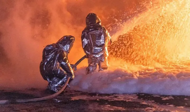 Дроны атаковали порт в российском Темрюке: горят резервуары с нефтепродуктами