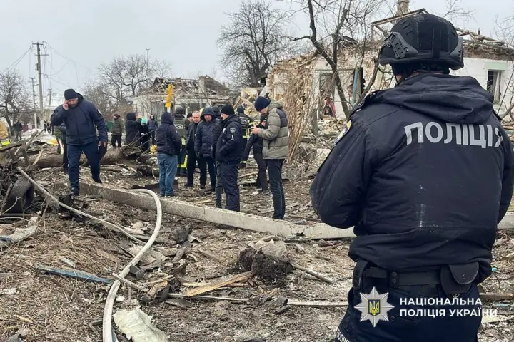 Російська ракета влучила в житловий мікрорайон Умані: поліція показала наслідки удару