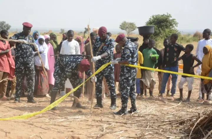 Нічне небо стало червоним: авіаудари США по об’єктах ІДІЛ налякали жителів нігерійських сіл