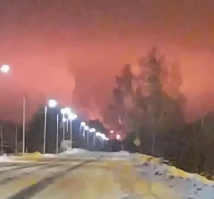 В Липецкой области после атаки дронов горит усманская нефтебаза