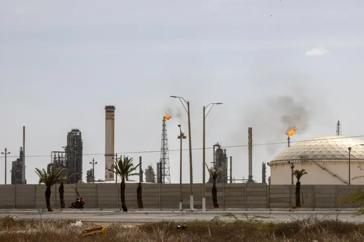 Trafigura to load first vessel with Venezuelan oil next week