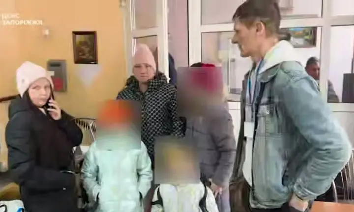 Под непрерывными взрывами: 11 человек, включая 6 детей, эвакуированы из Запорожской области