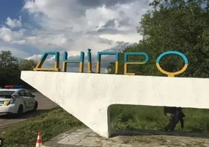 россияне нанесли дроновый удар по Днепру: есть попадание в многоэтажку