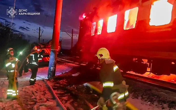 Approximately 300 people were on board: rescuers showed the consequences of the Russian attack on the Chop-Barvinkove train