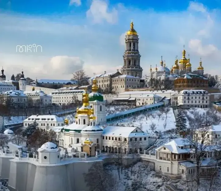 Winter dictates its rules: Kyiv-Pechersk Lavra closed to visitors due to weather