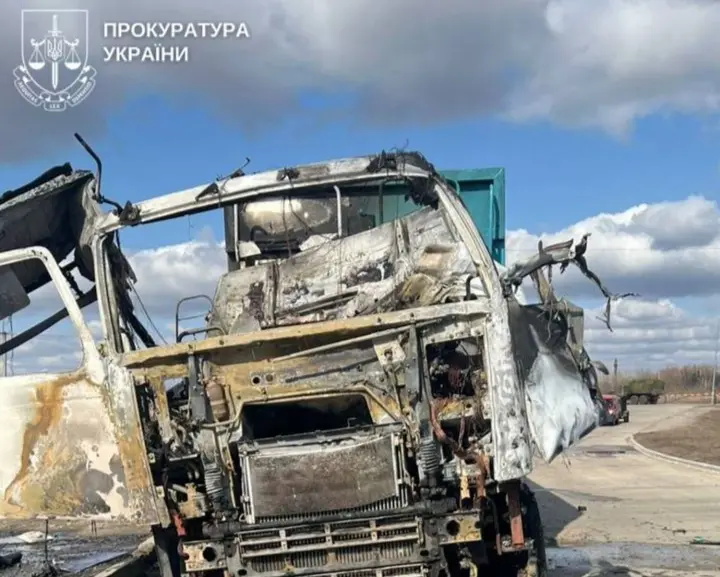 росіяни атакували вантажівку на виїзді для завантаження зерна на Сумщині, водій загинув