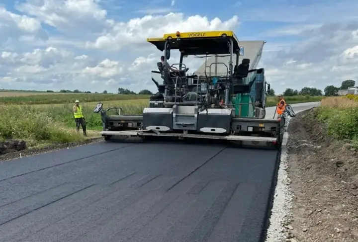 Government allocated UAH 12 billion for road repairs - Kuleba