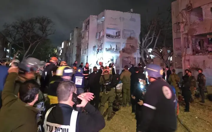 Іран атакував балістичною ракетою Ізраїль: щонайменше 100 поранених