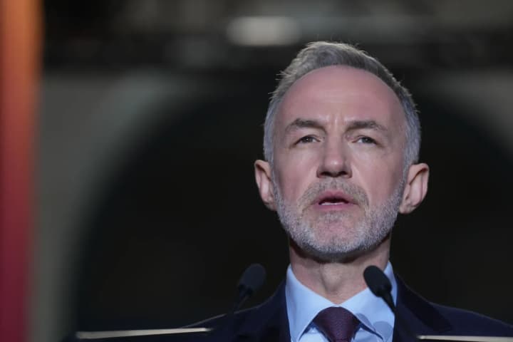 Еммануель Грегуар став новим мером Парижа