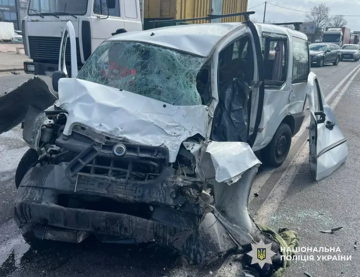 У Києві смертельна ДТП на Кільцевій дорозі - авто виїхало на зустрічну