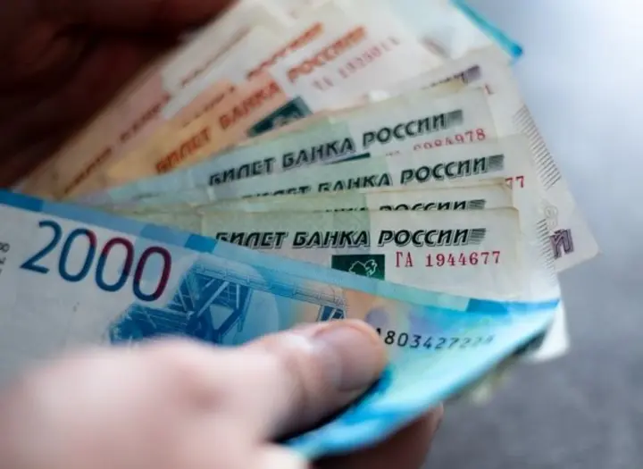 Russia's economy has entered a nosedive and is showing a critical decline - intelligence
