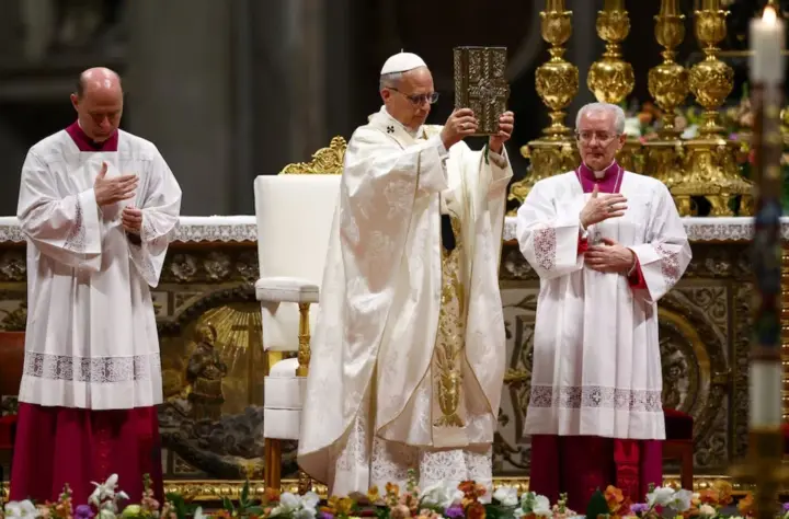 Папа Лев на Пасху призвал мир не привыкать к войне и работать ради мира