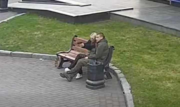 У Луцьку дівчина влаштувала стрілянину, одна з куль влучила у тролейбус