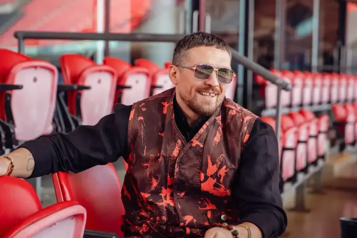 Usyk showed off his skills in Counter-Strike