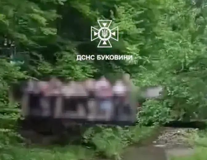 In Bukovyna, a bridge collapsed under a group of children during an excursion; there are casualties