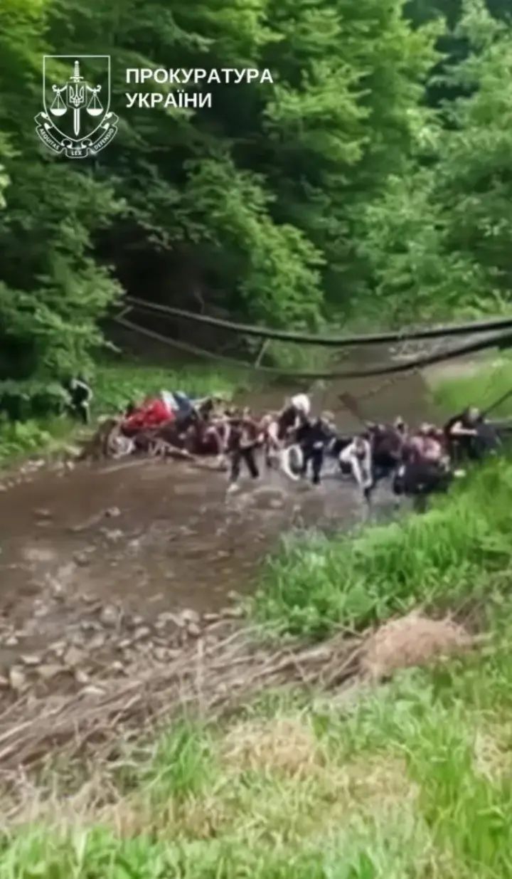 Over 30 children were on the bridge, six injured: investigation launched in Bukovyna