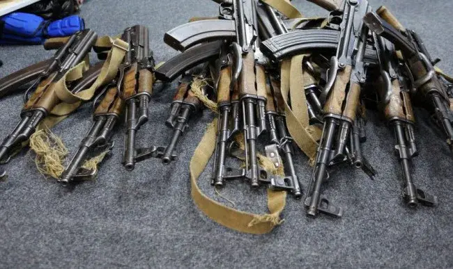 На Кубі почали роздавати зброю цивільним через побоювання вторгнення США - ЗМІ