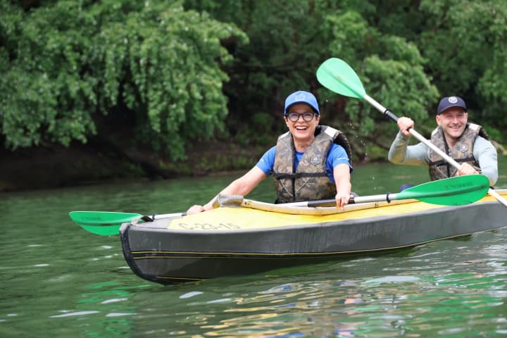 Marta Kos and Gheorghe Hajder rafted down the Dniester and discussed environmental issues