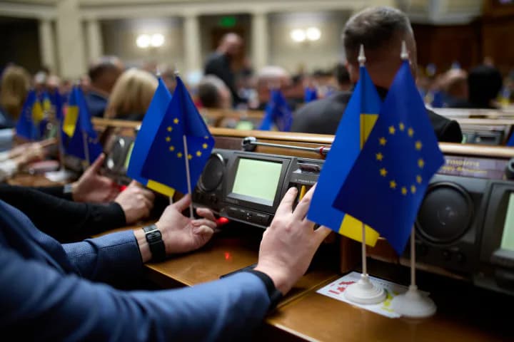 Rada approves tax on income from digital platforms as part of IMF package