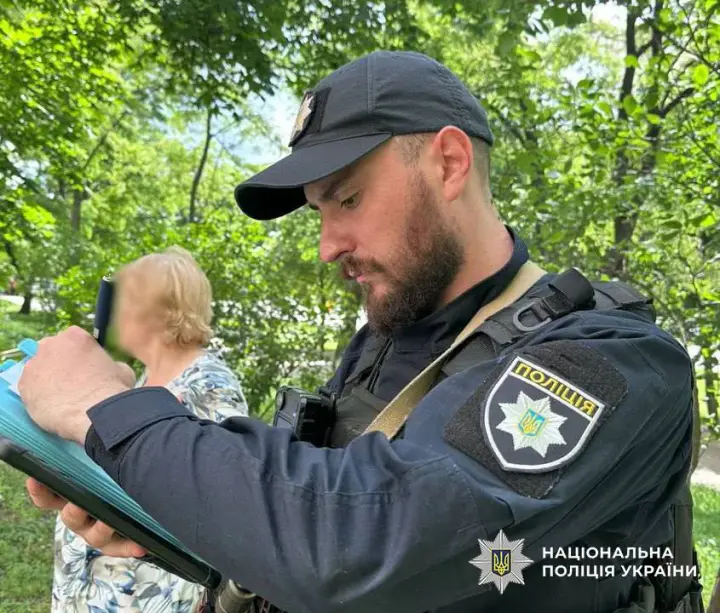 У Києві з вікна багатоповерхівки викинули собаку - поліція розпочала провадження