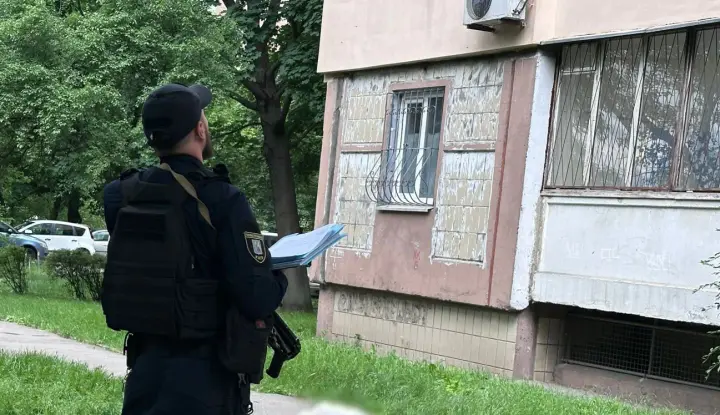 Викинув собаку з шостого поверху - киянину оголосили про підозру